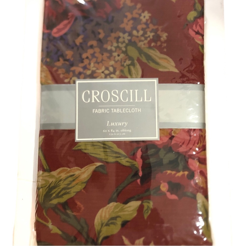 VTG Croscill Fabric Tablecloth Serena Red Floral Luxury 60x84” Oblong 2002 New